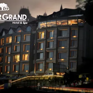 Hotel The Cedar Grand And